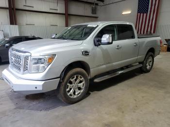  Salvage Nissan Titan