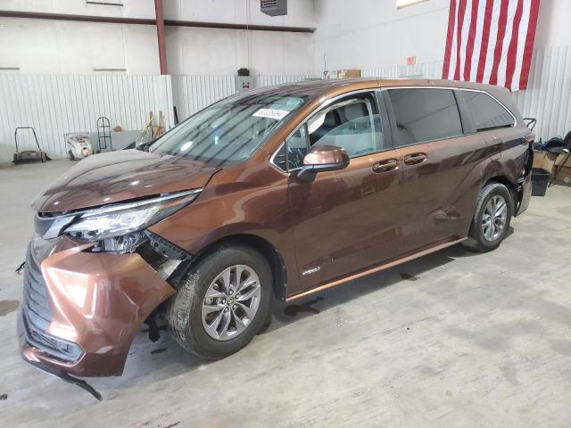  Salvage Toyota Sienna