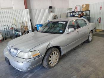  Salvage Lincoln Towncar