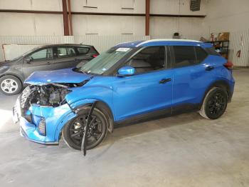  Salvage Nissan Kicks