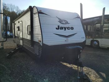  Salvage Jayco Flight