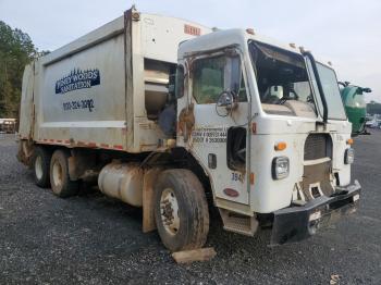  Salvage Peterbilt 520