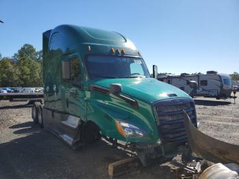  Salvage Freightliner Cascadia 1