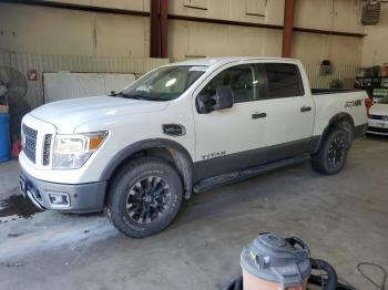  Salvage Nissan Titan