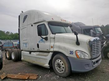  Salvage Freightliner Cascadia 1