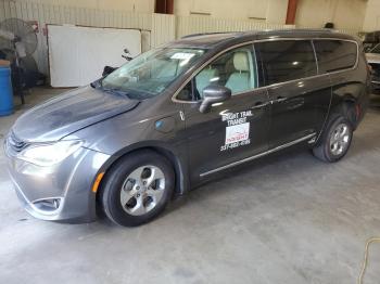  Salvage Chrysler Pacifica