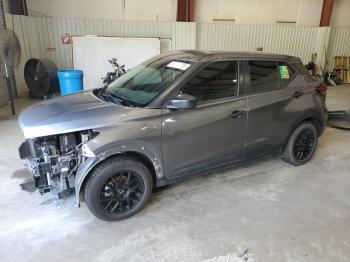  Salvage Nissan Kicks