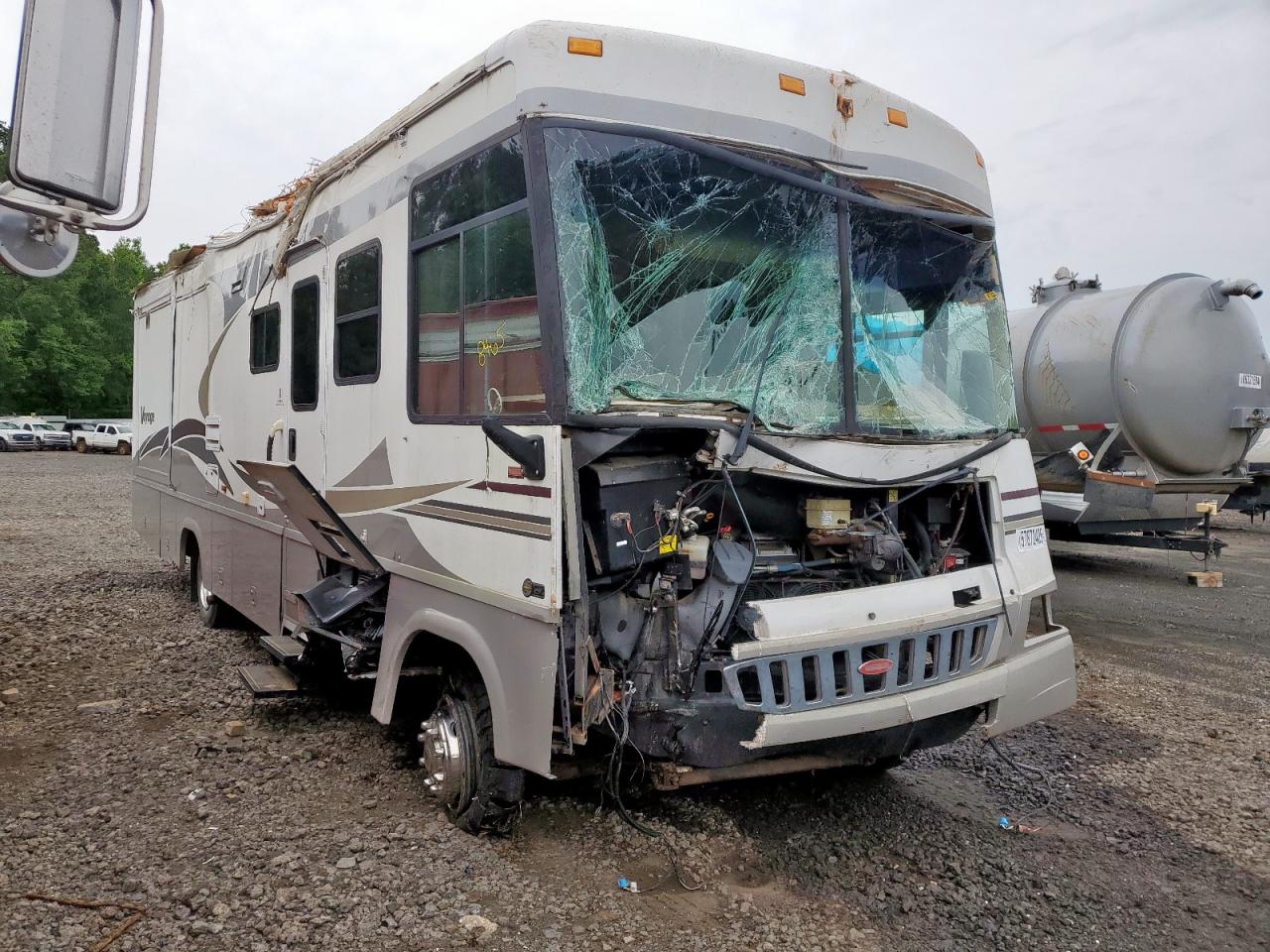 Winnebago Motorhome W22 Image 1