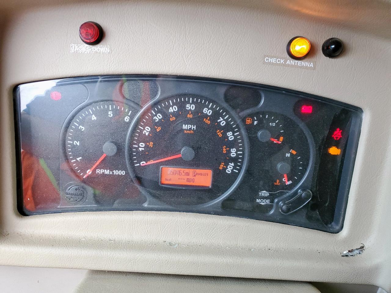 Winnebago Motorhome W22 Image 5