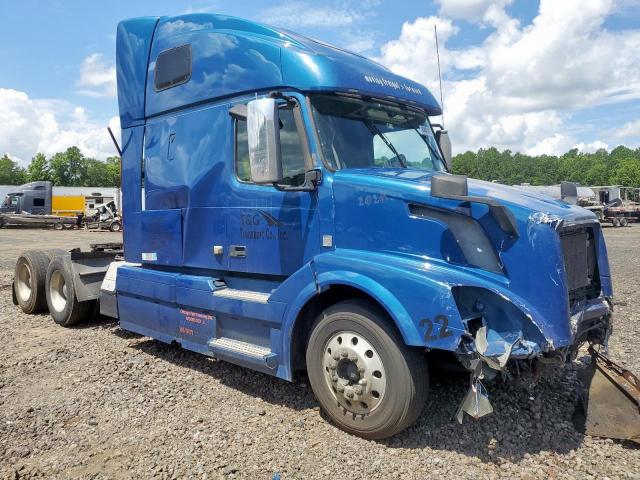  Salvage Volvo Vn