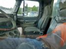 Freightliner Columbia 112 Image 8