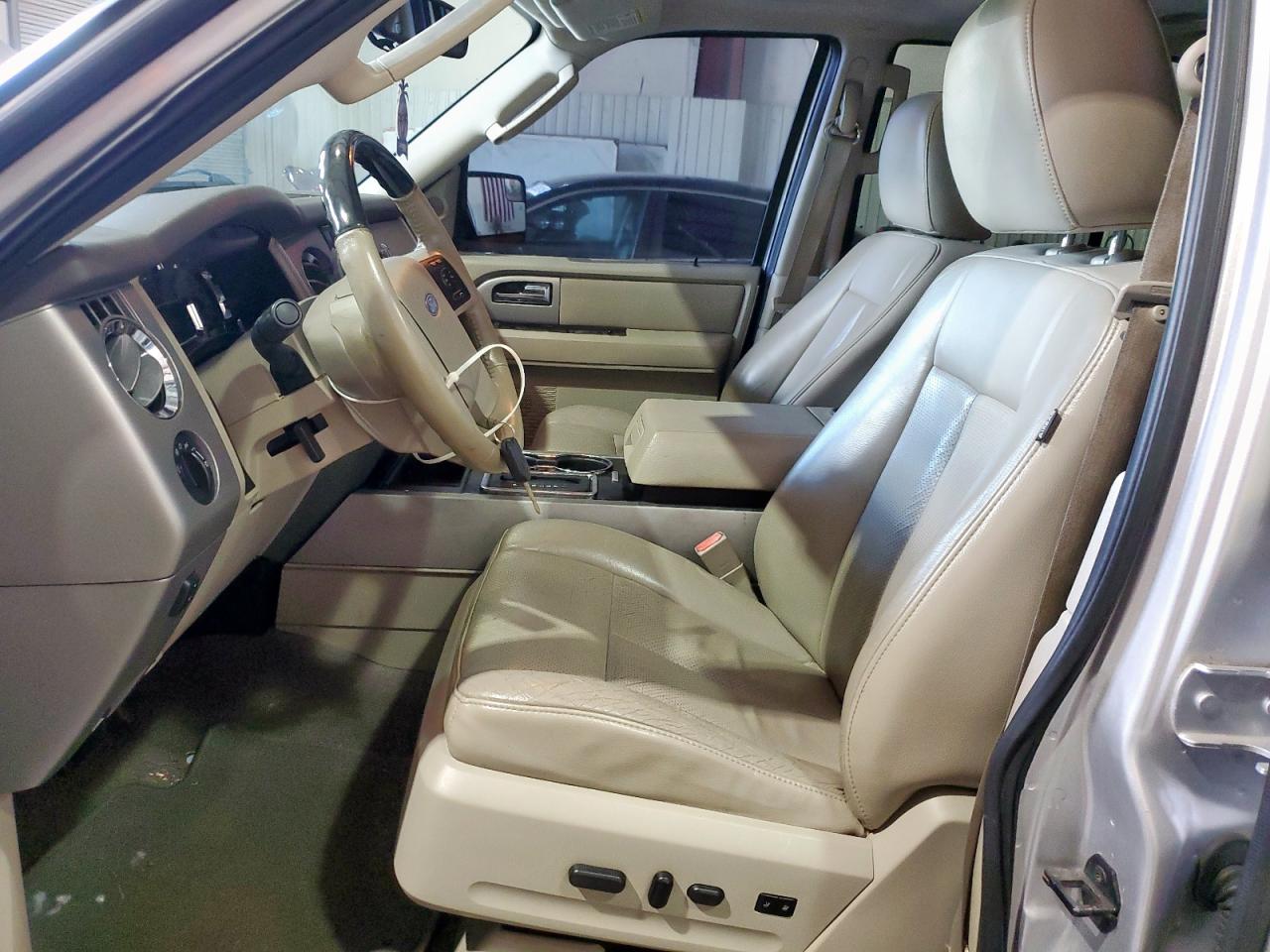 Ford Expedition Limited Image 2