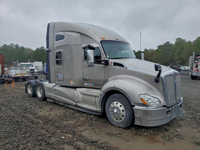  Salvage Kenworth Constructi