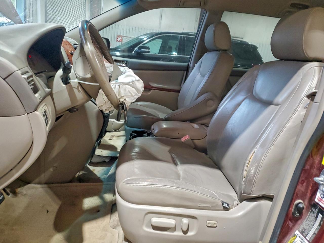 Toyota Sienna Xle Image 10