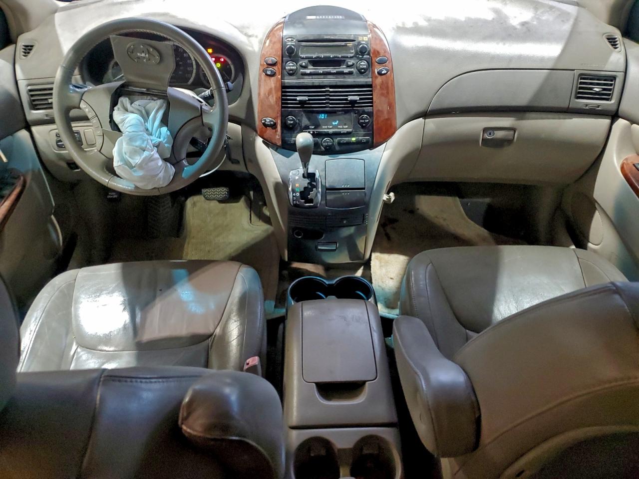 Toyota Sienna Xle Image 8