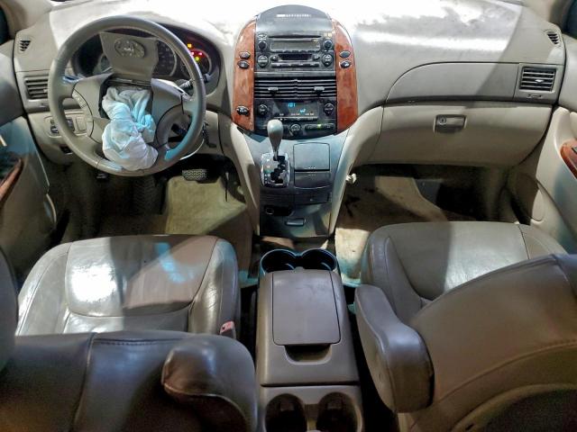 Toyota Sienna Xle Image 8