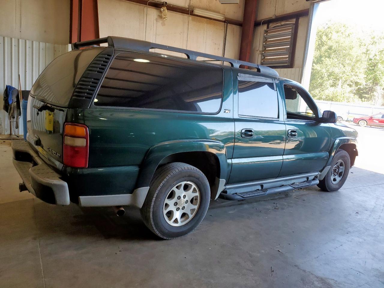 Chevrolet Suburban K1500 Image 3