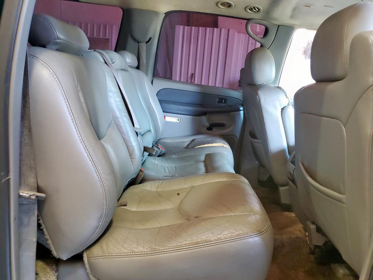 Chevrolet Suburban K1500 Image 6