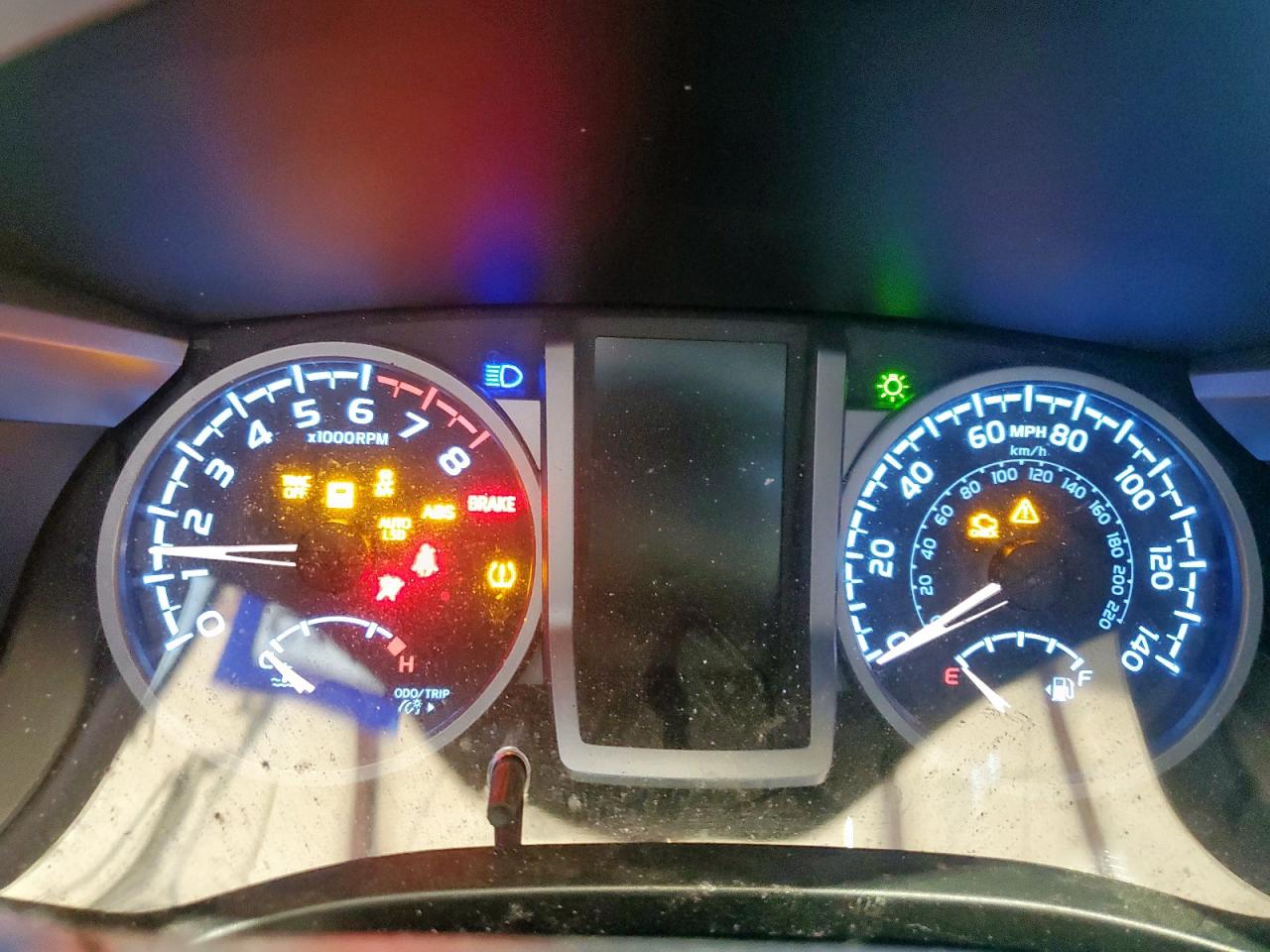 Toyota Tacoma Double Cab Image 12