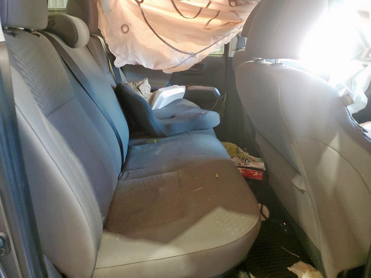 Toyota Tacoma Double Cab Image 11