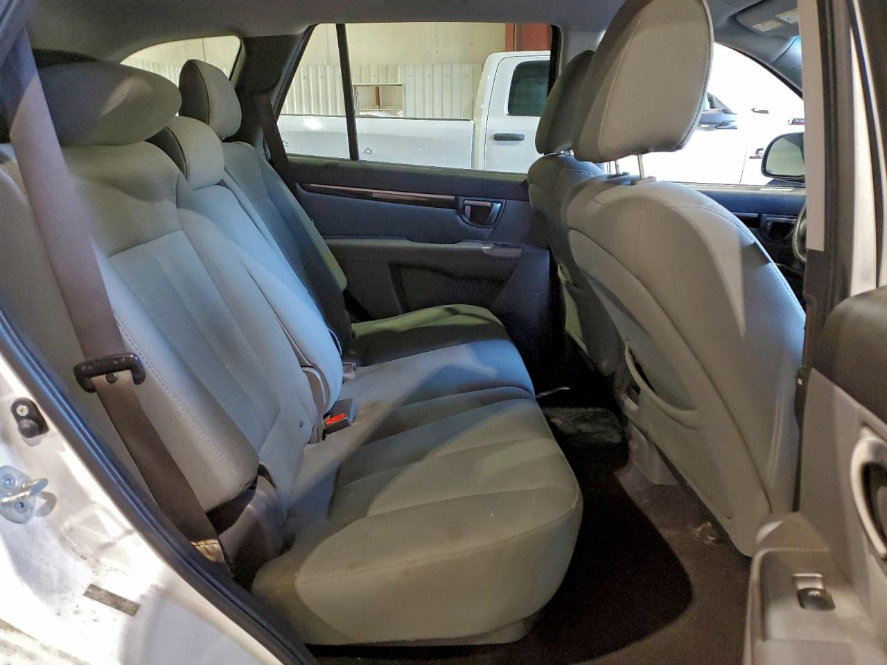 Hyundai SANTA FE Gls Image 9