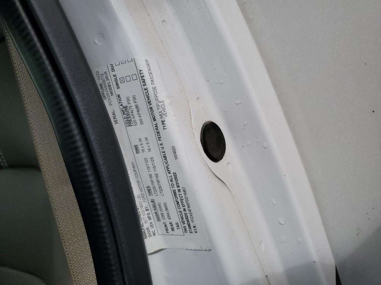 Ford Econoline E450 Super Duty Cutaway Van Image 2