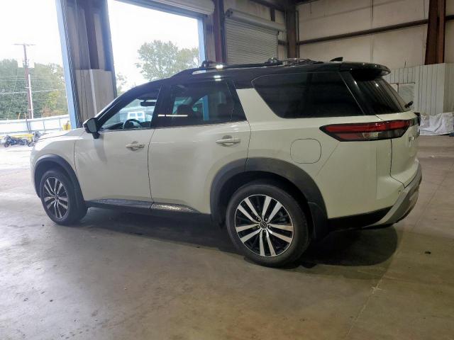 Nissan Pathfinder Platinum Image 10