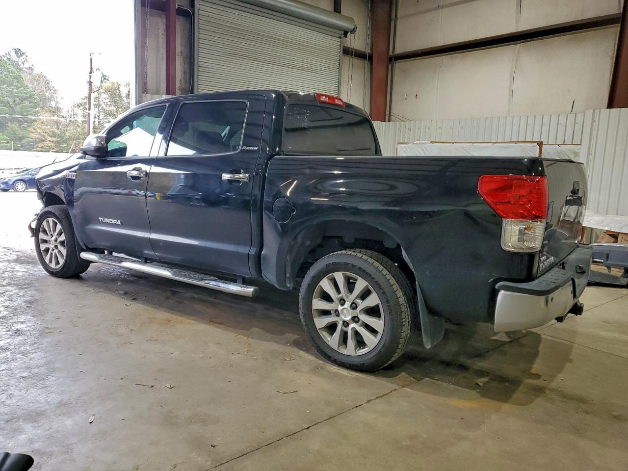 Toyota Tundra Crewmax Limited Image 13