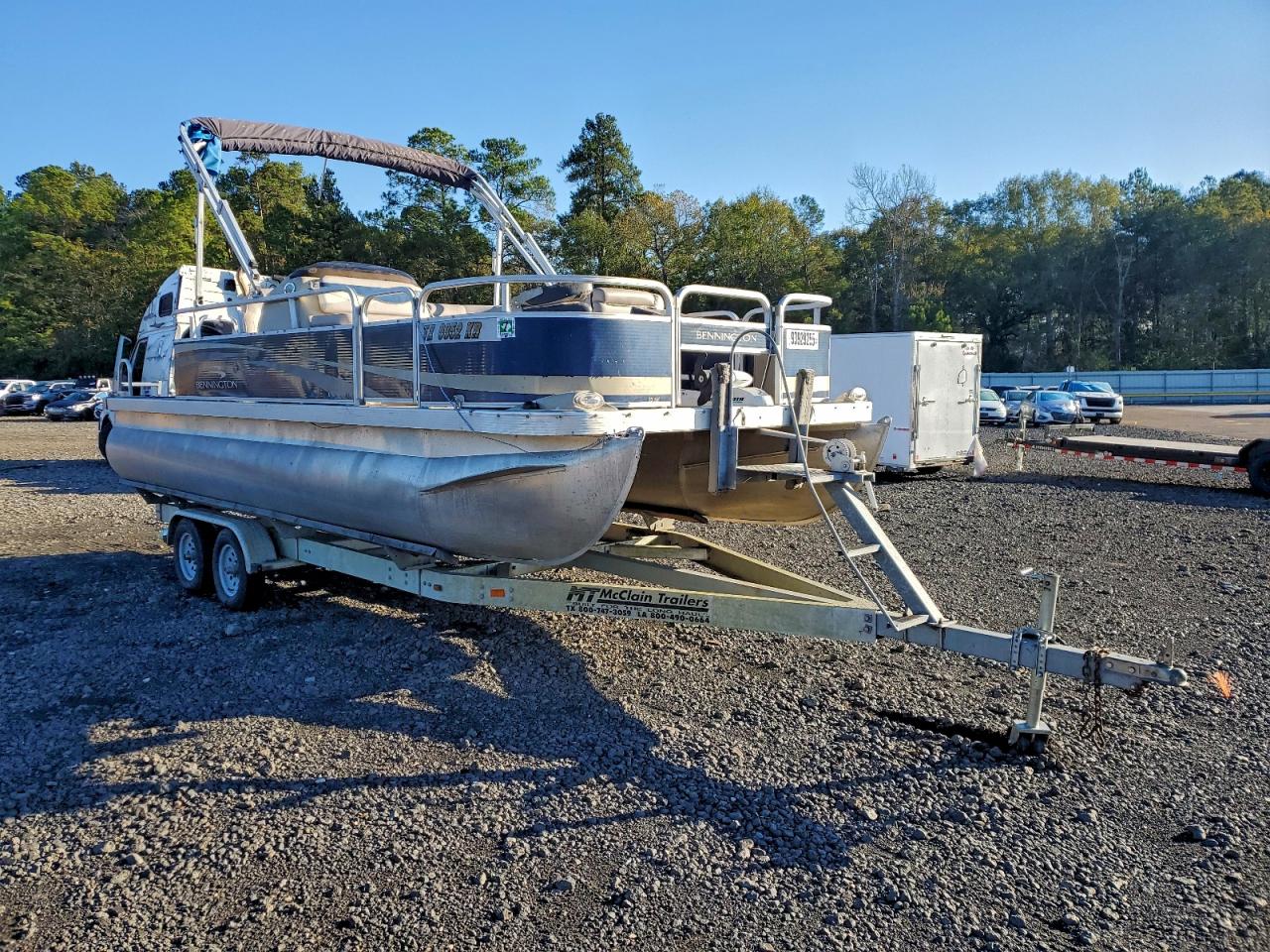 Bennington Pontoon Image 1