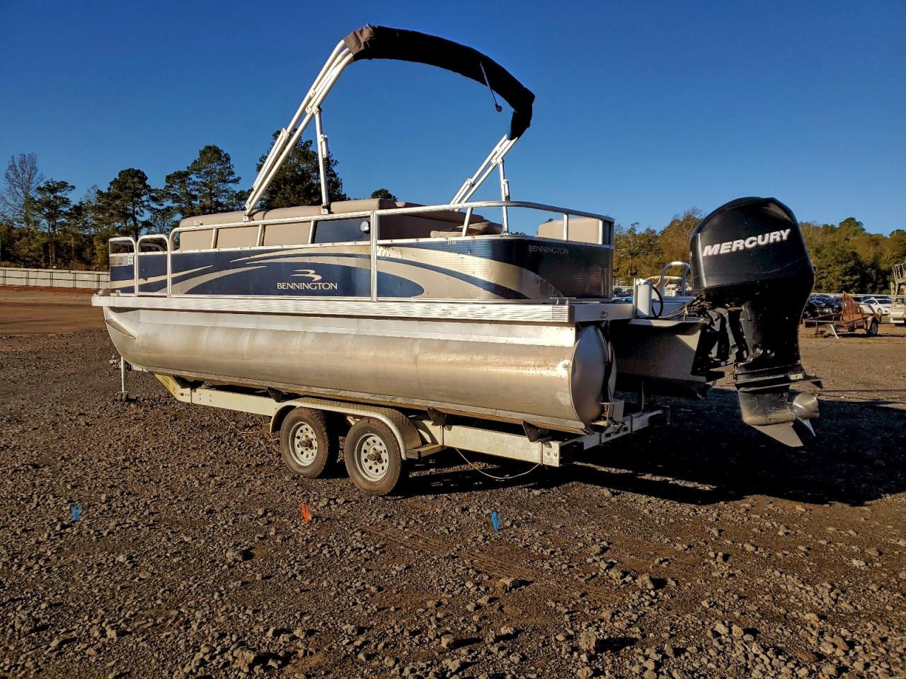 Bennington Pontoon Image 5