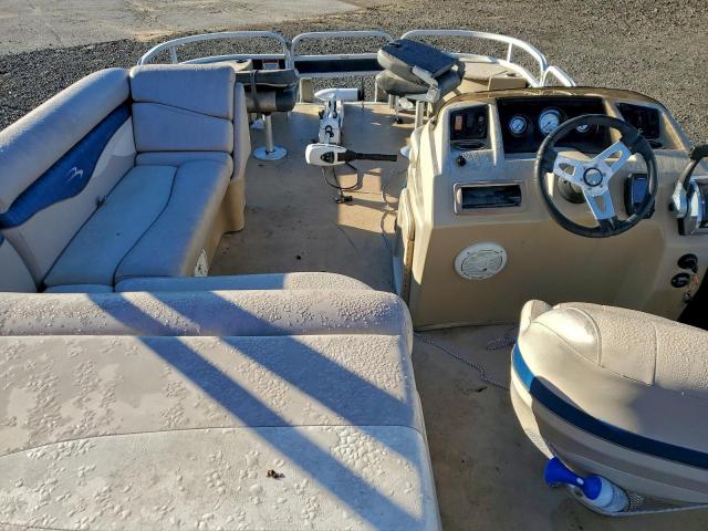 Bennington Pontoon Image 10