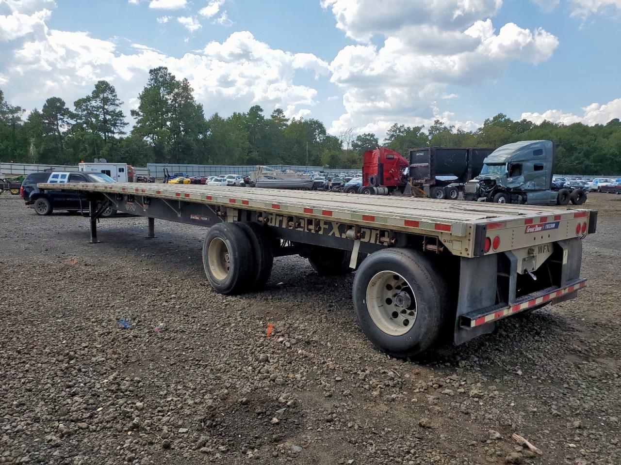 Great Dane Flatbed Image 5