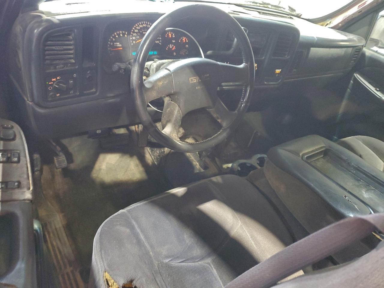 GMC Sierra K2500 Heavy Duty Image 11