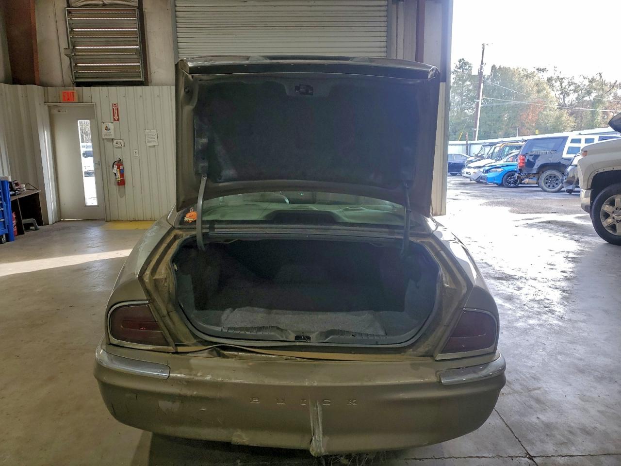 Buick Park Ave Image 9