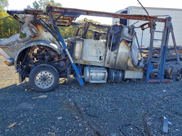 Peterbilt 389 Image 10