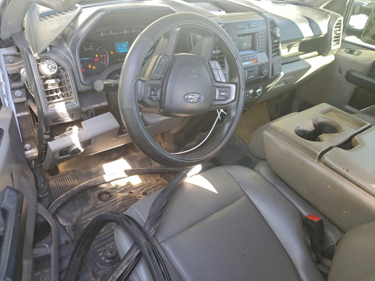 Ford F-350 Super Duty Image 12