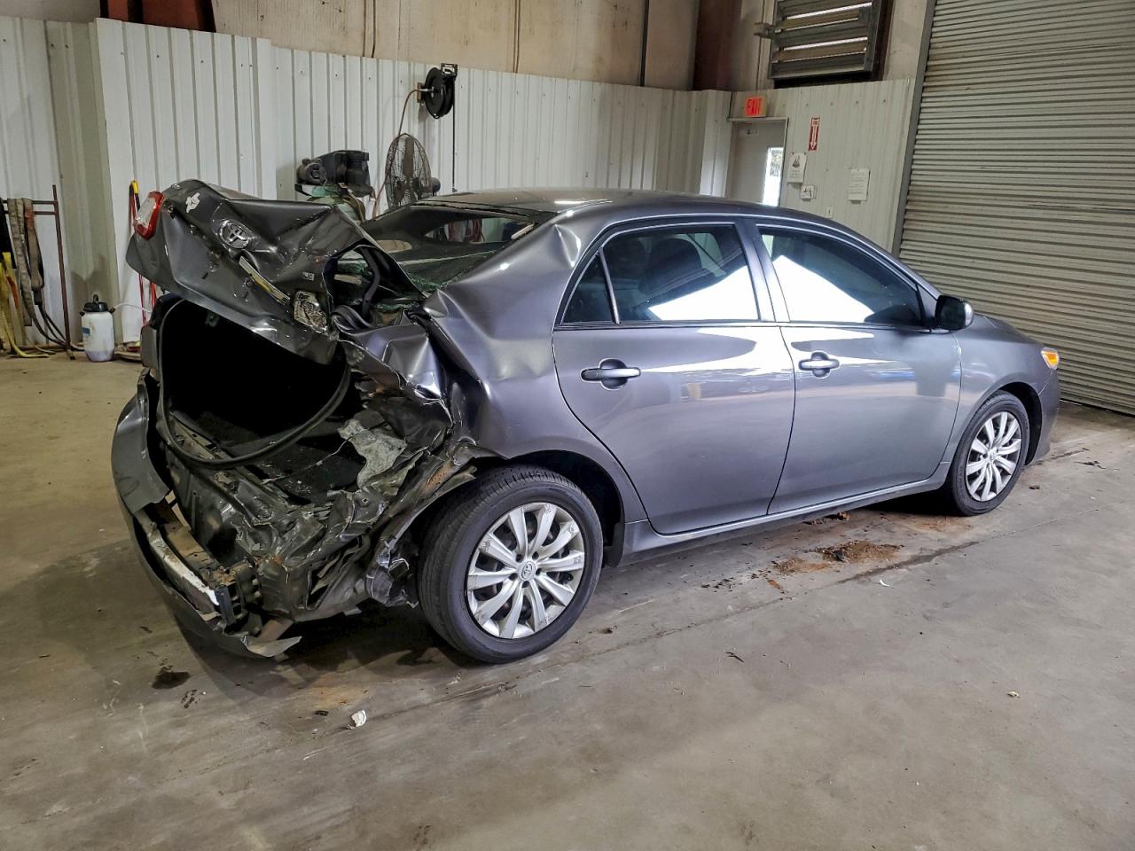 Toyota Corolla Base Image 2