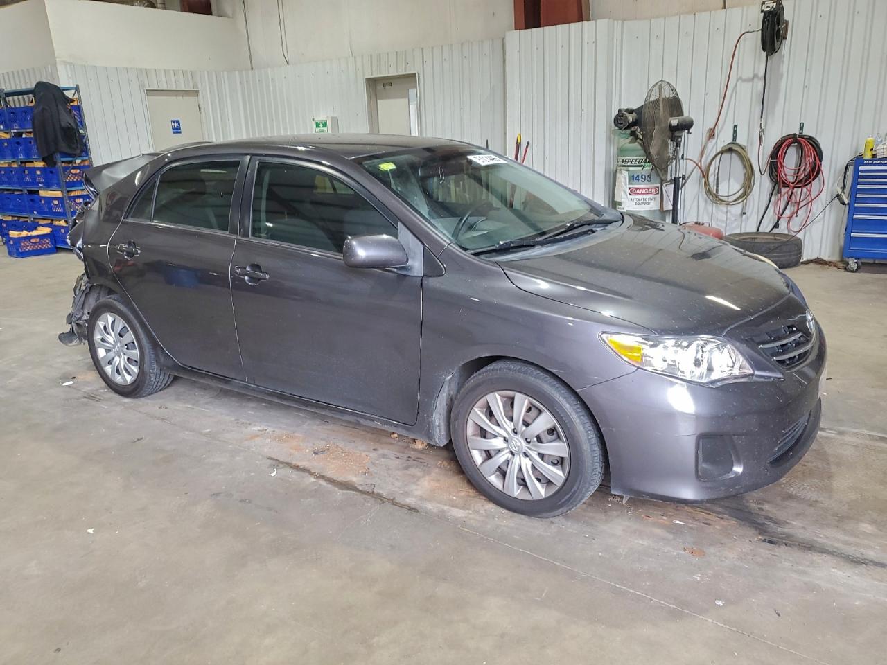 Toyota Corolla Base Image 3