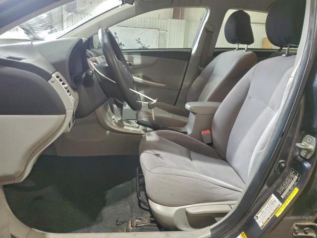 Toyota Corolla Base Image 9