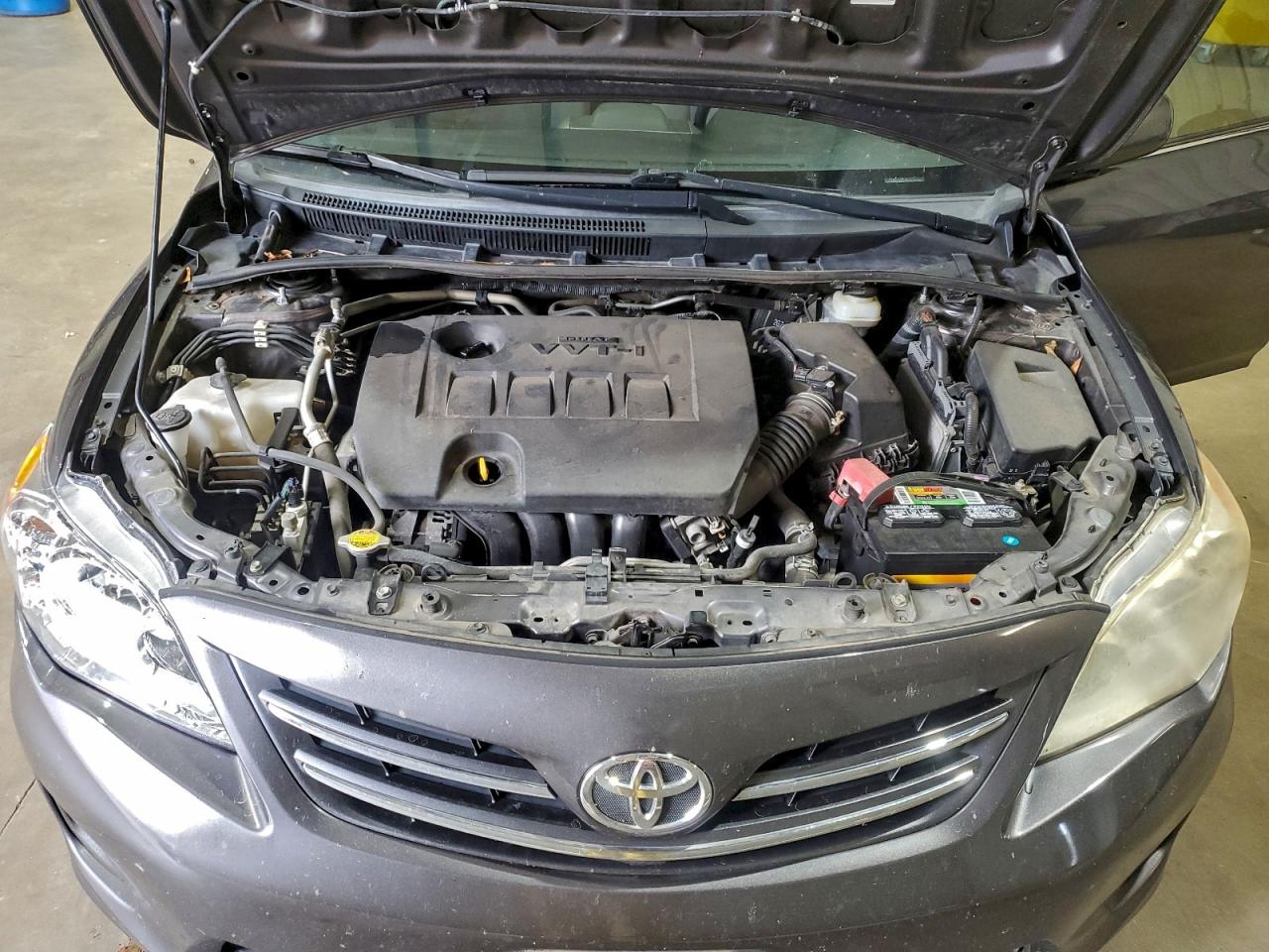 Toyota Corolla Base Image 7