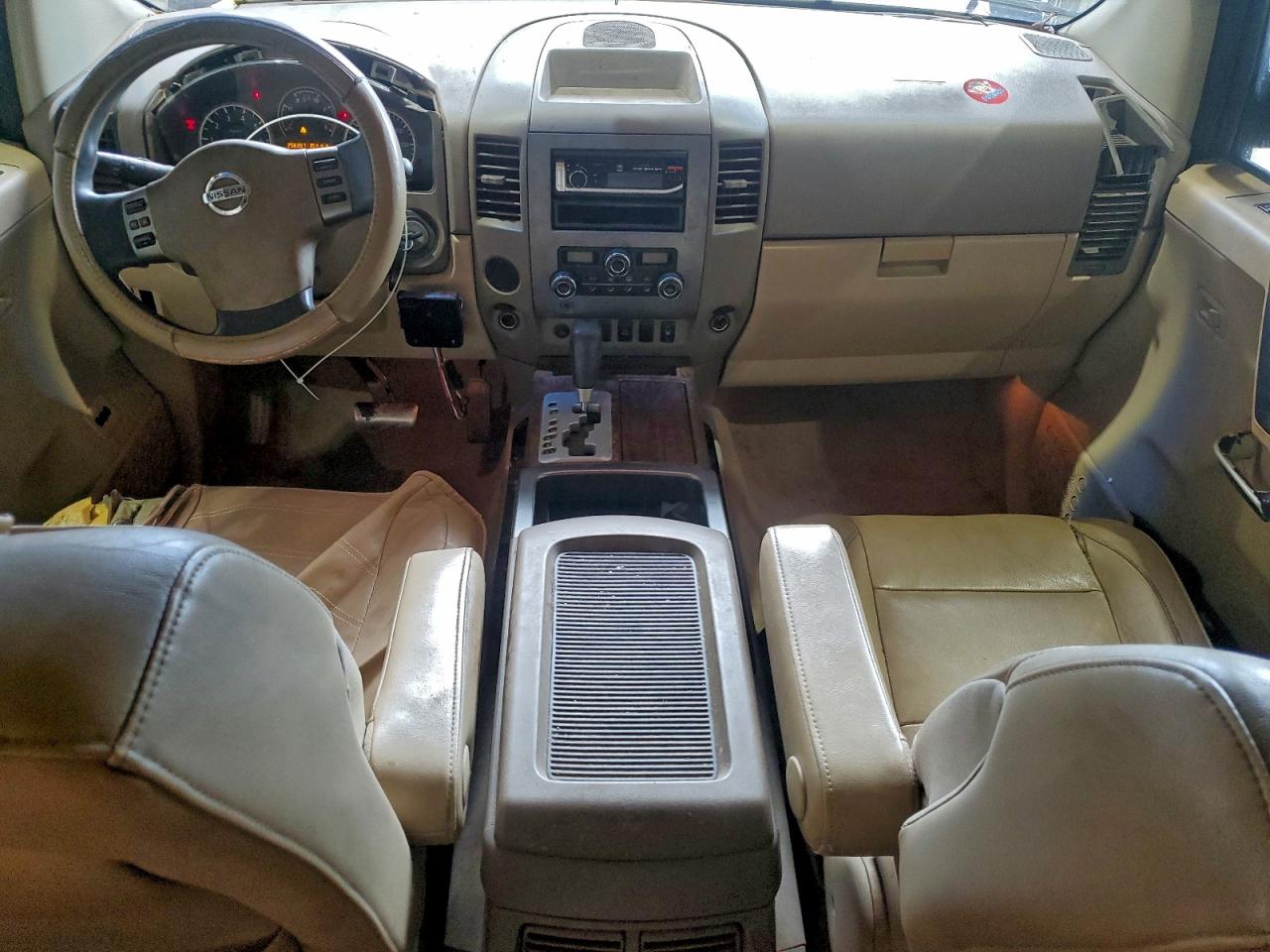 Nissan Titan Xe Image 11