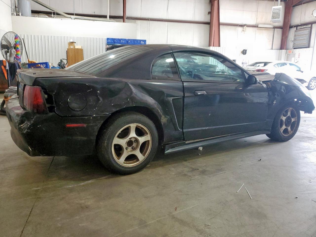 Ford Mustang Image 2