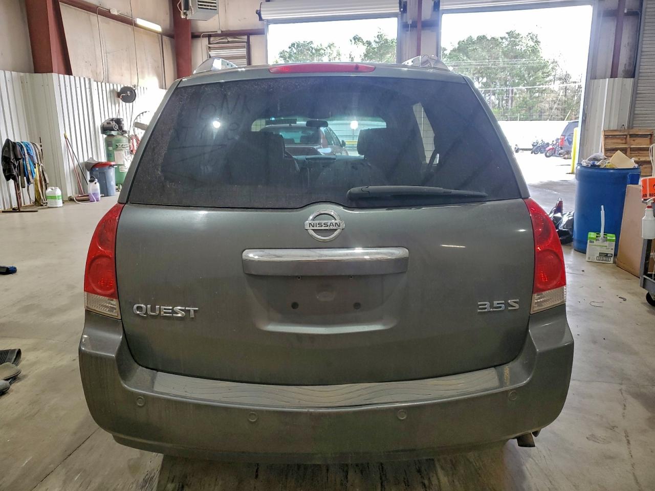 Nissan Quest S Image 2