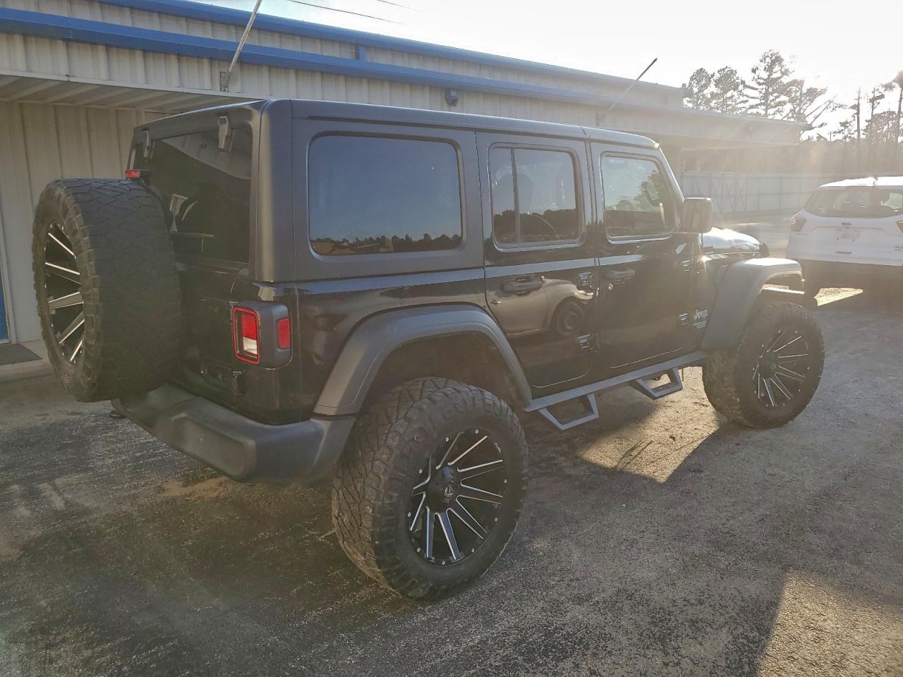 Jeep Wrangler Sport Image 2