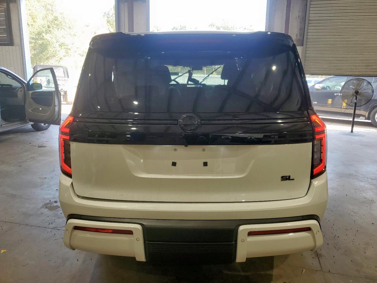 Nissan Armada Sl Image 11