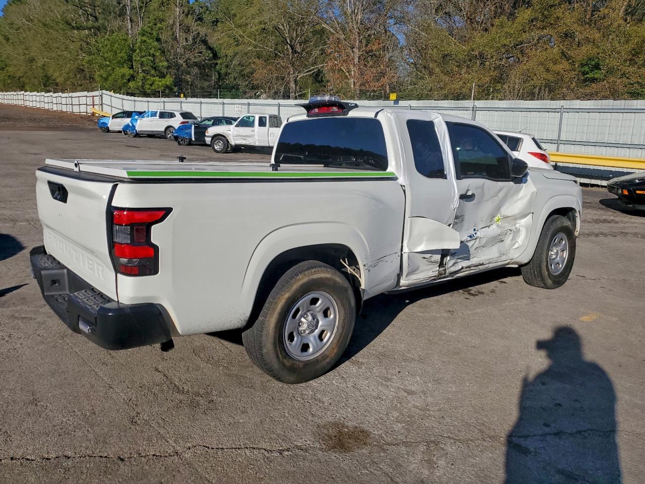 Nissan Frontier S Image 13