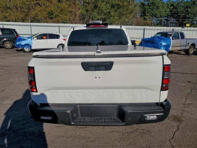 Nissan Frontier S Image 8