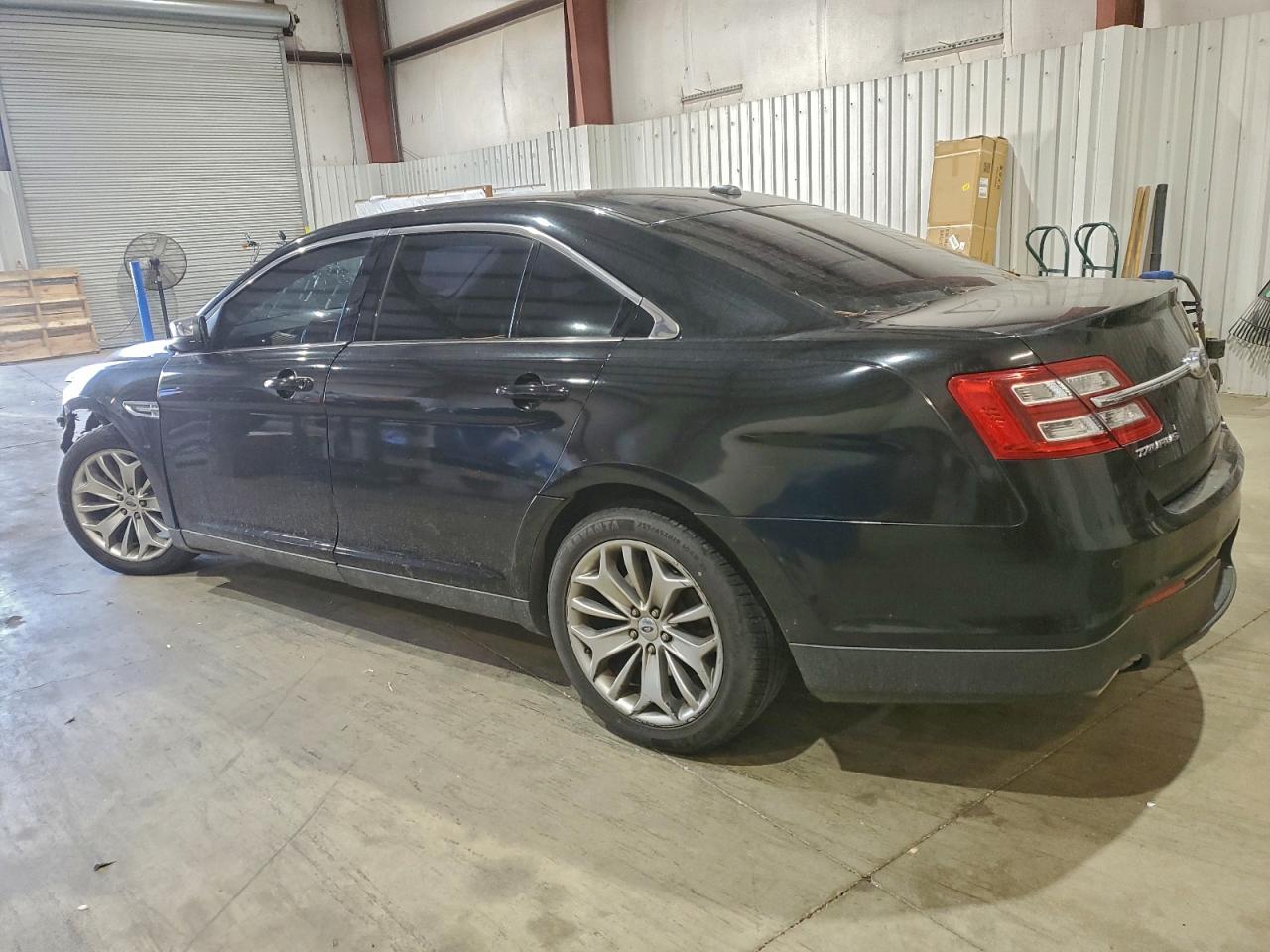 Ford Taurus Limited Image 9