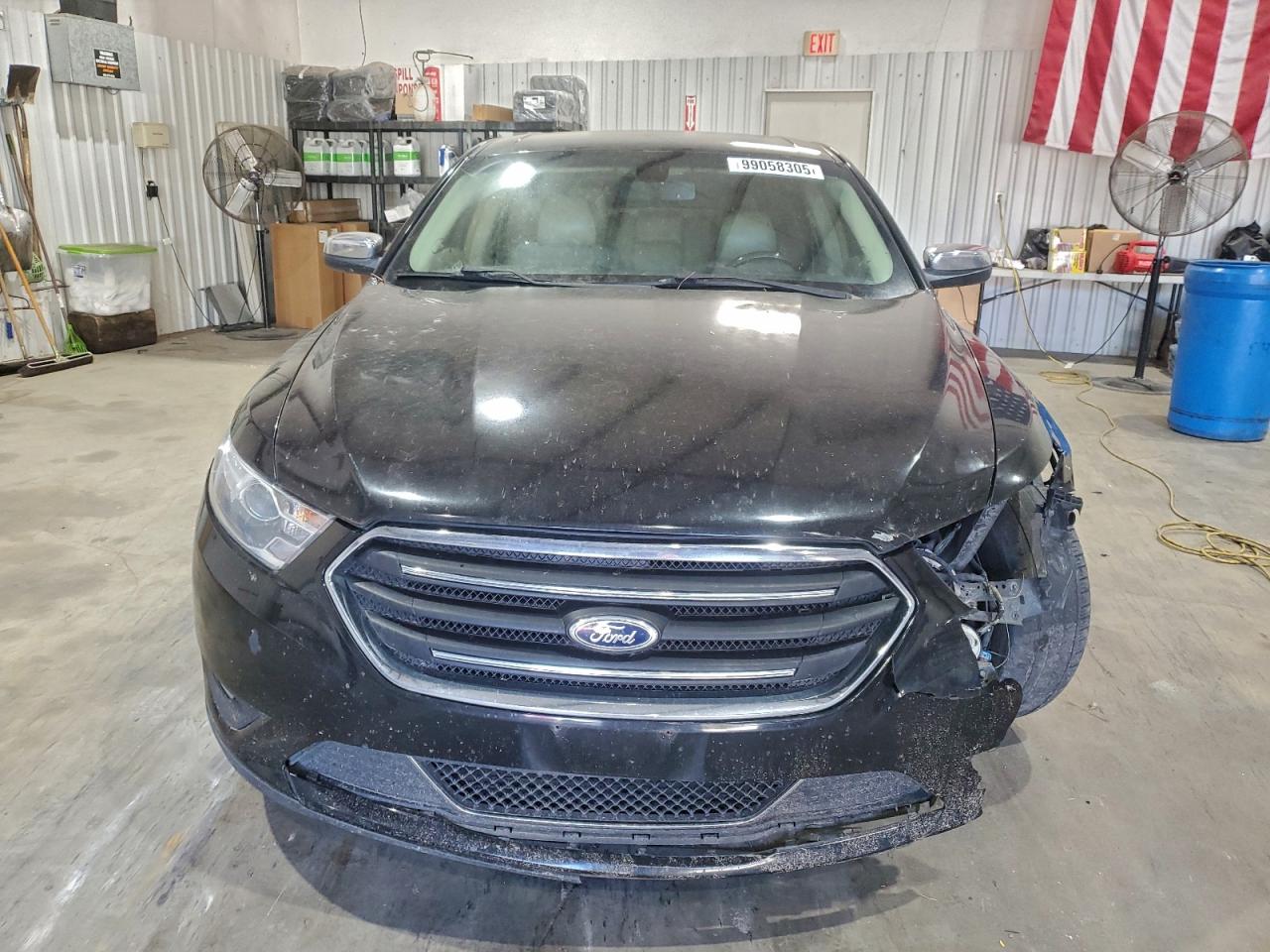 Ford Taurus Limited Image 3