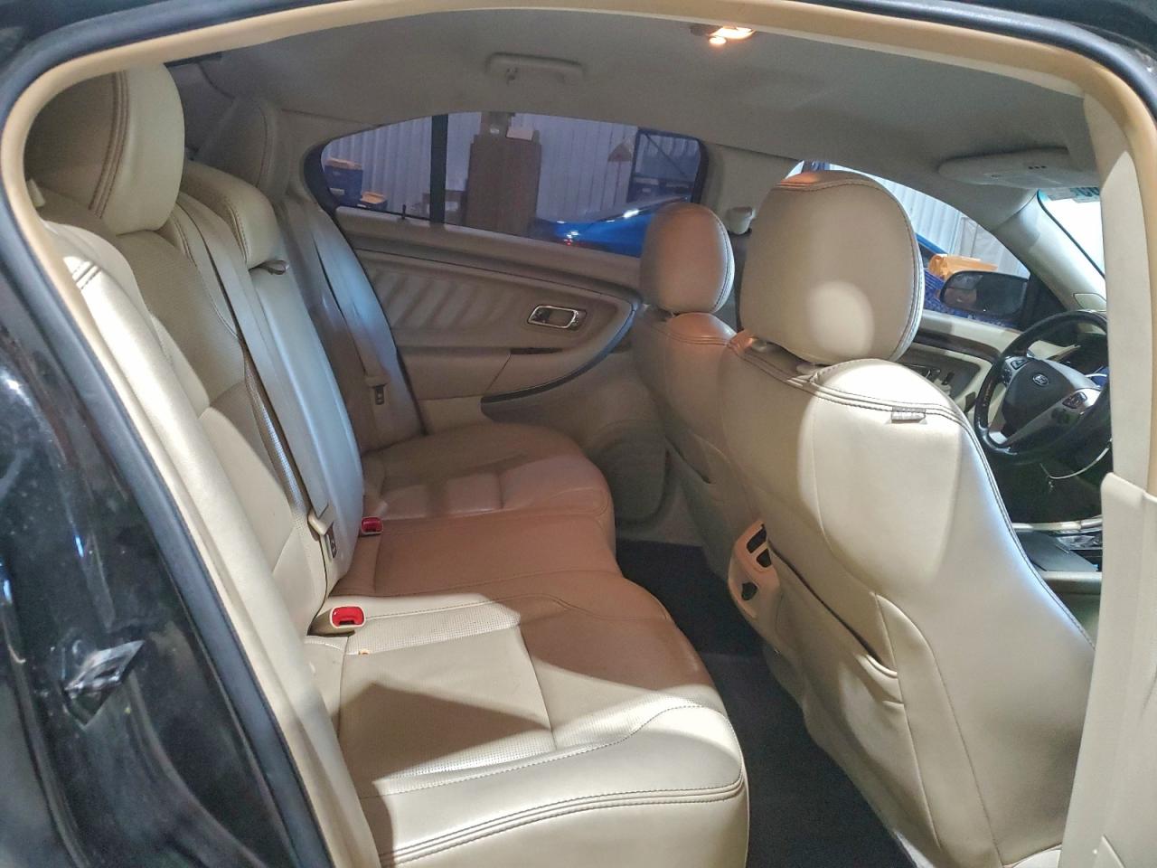 Ford Taurus Limited Image 12